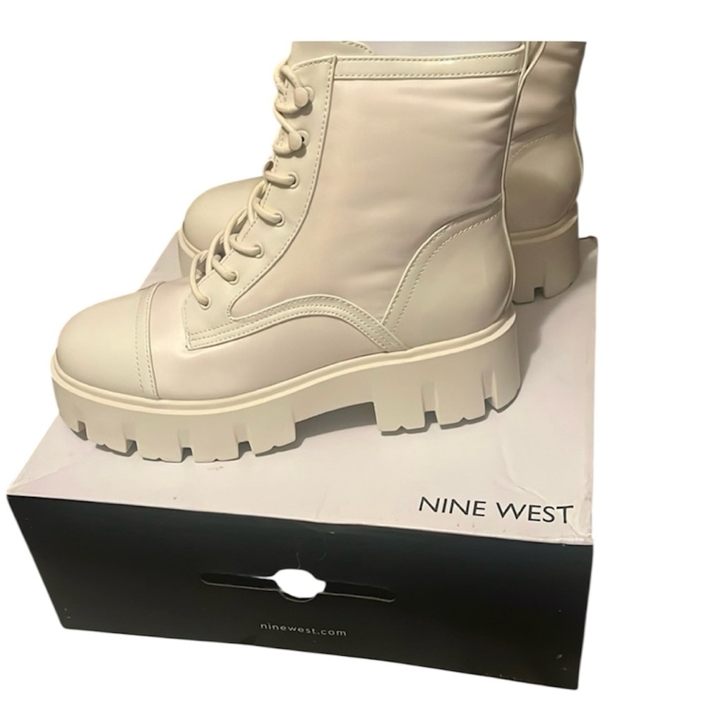 Nine West Chelsea‎ Cream Ivory Platform Combat Boots Size 10M New
